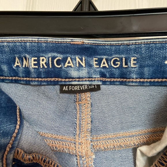 American Eagle ripped jeans - Picture 3 of 4